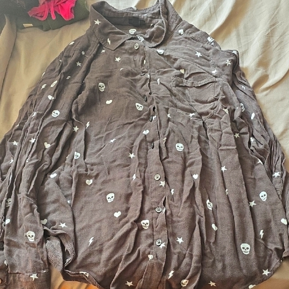 Torrid Brown Gray Button Shirt with Skull, Heart, Stars And Lighting Accents